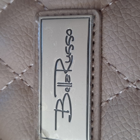 Bella Russo quilted style crossbody purse, chain strap, beige, blush 💗 - Picture 9 of 12